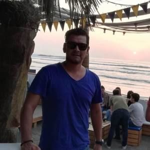 Meet your Posher, Jaime